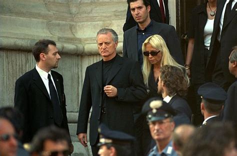 funerale di gianni versace|versace death scene.